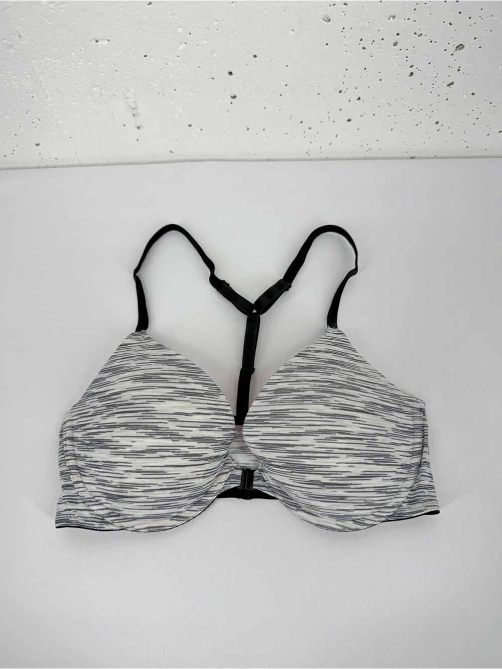 Victoria's Secret PINK Women’s size 34CWear Everywhere Push Up Racerback Bra